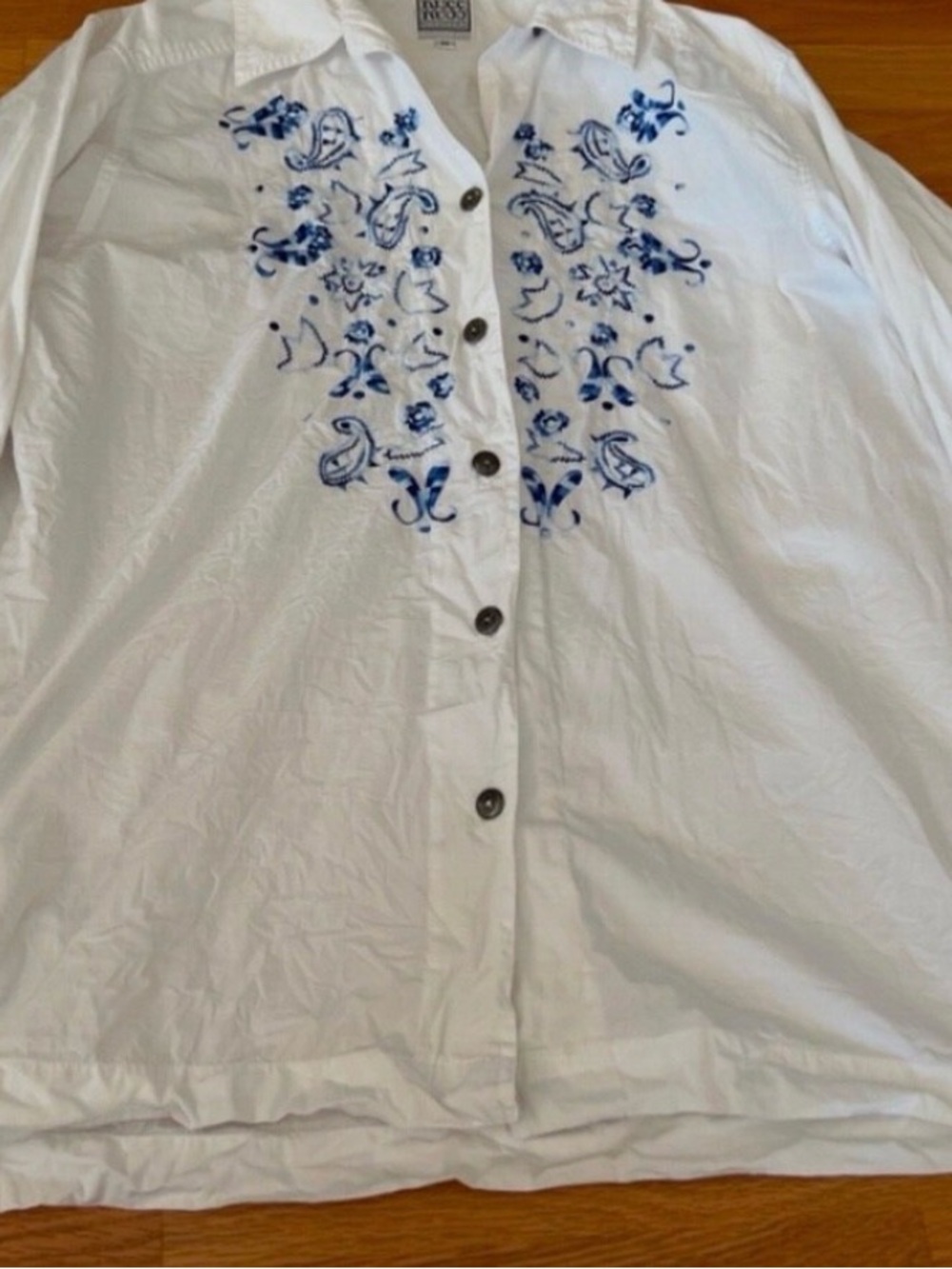 Vintage RUSS sports company women’s medium white Shirt with Blue Embroidery